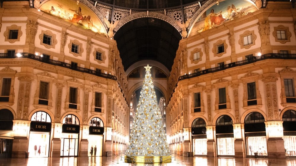 A rendering of the Dior Parfums Christmas tree in Milan’s landmark Galleria Vittorio Emanuele II.