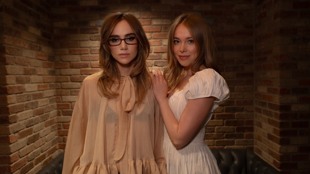 Suki Waterhouse and Poppy Jamie